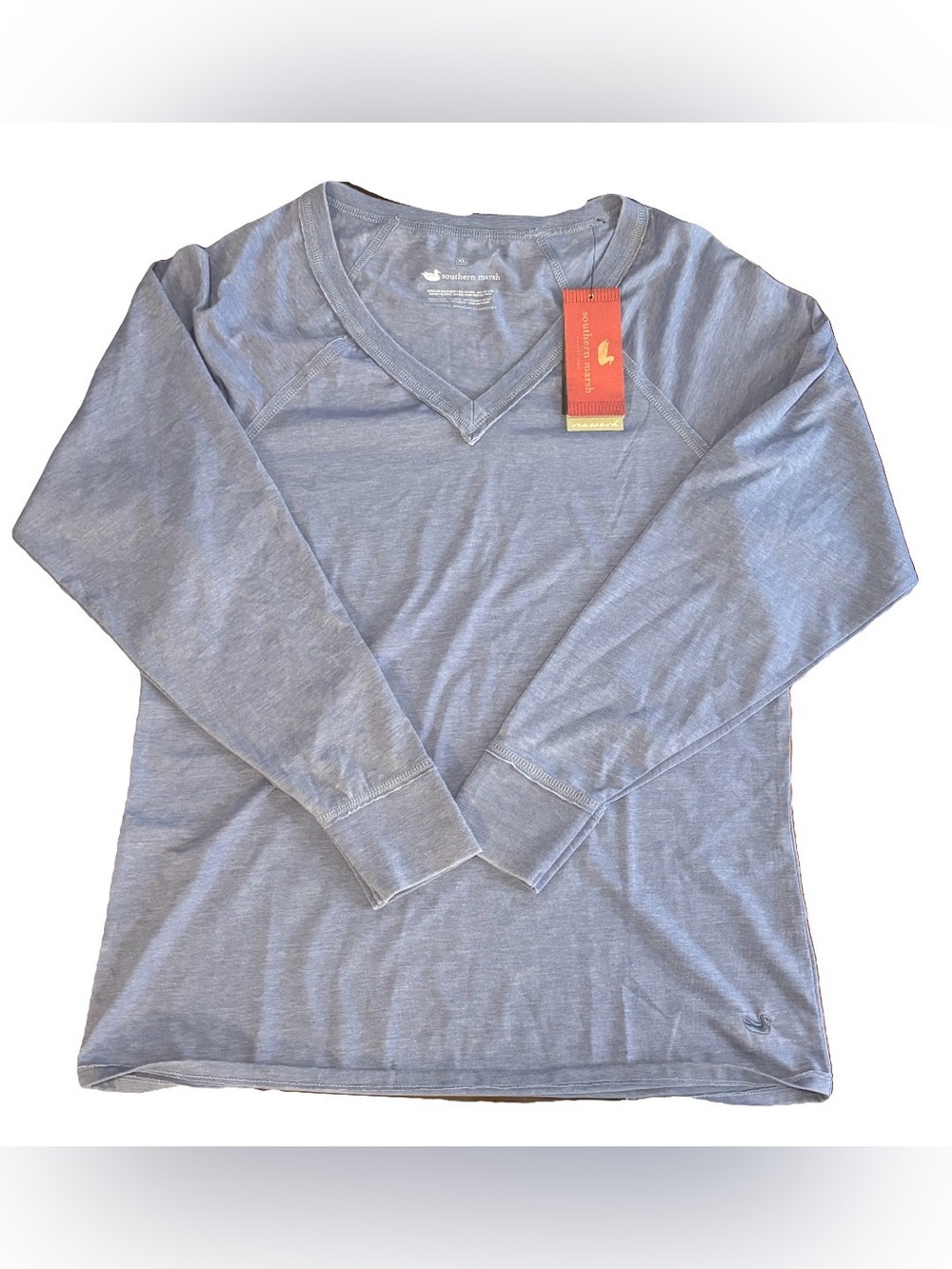 Southern Marsh Size: L NWT Women’s Light Heather Blue V-Neck T-Shirt